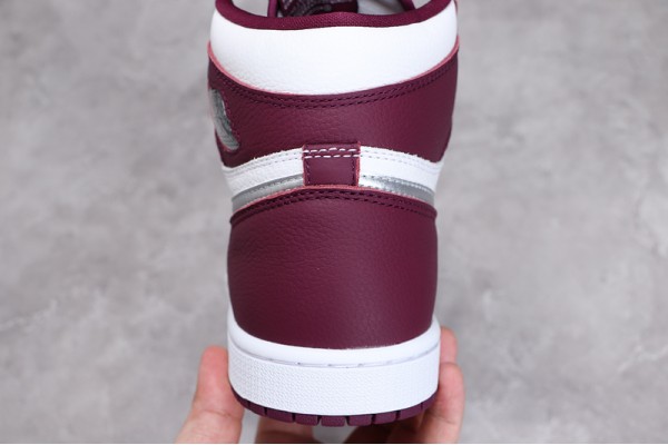 Nike Air Jordan 1 High Bordeaux 555088-611 Basketball Shoes