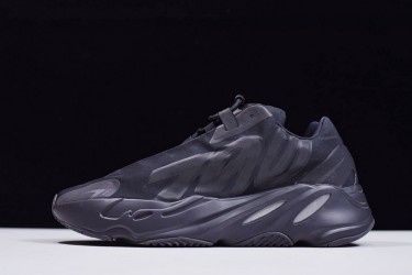 Adidas Yeezy Boost 700 MNVN "Triple Black" Triple Black FV4440