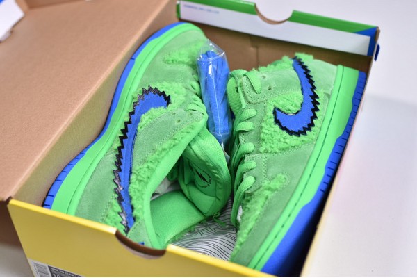 Grateful Dead x Nike SB Dunk Green Bear Green Blue CJ5378-300