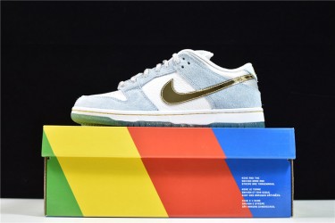 Sean Cliver x Nike SB Dunk Low "Holiday Special" Blue White Gold DC9936-100